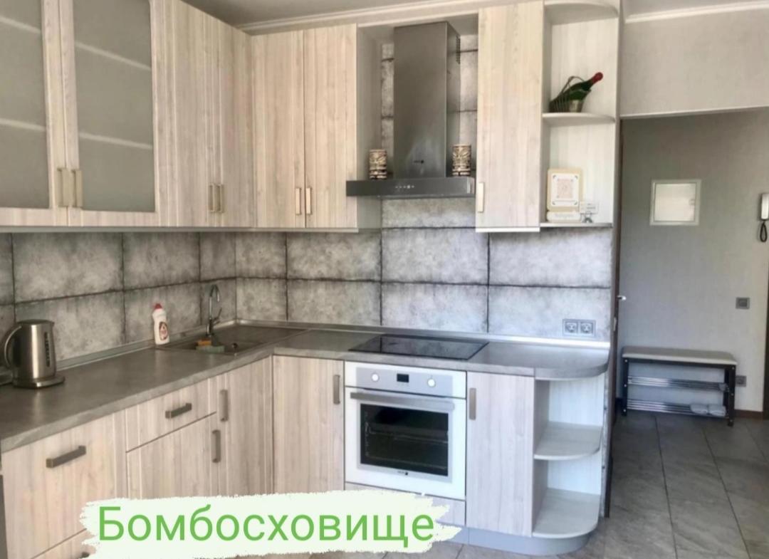 Apartments & Vernissage On Kostandi Odesa Exterior photo